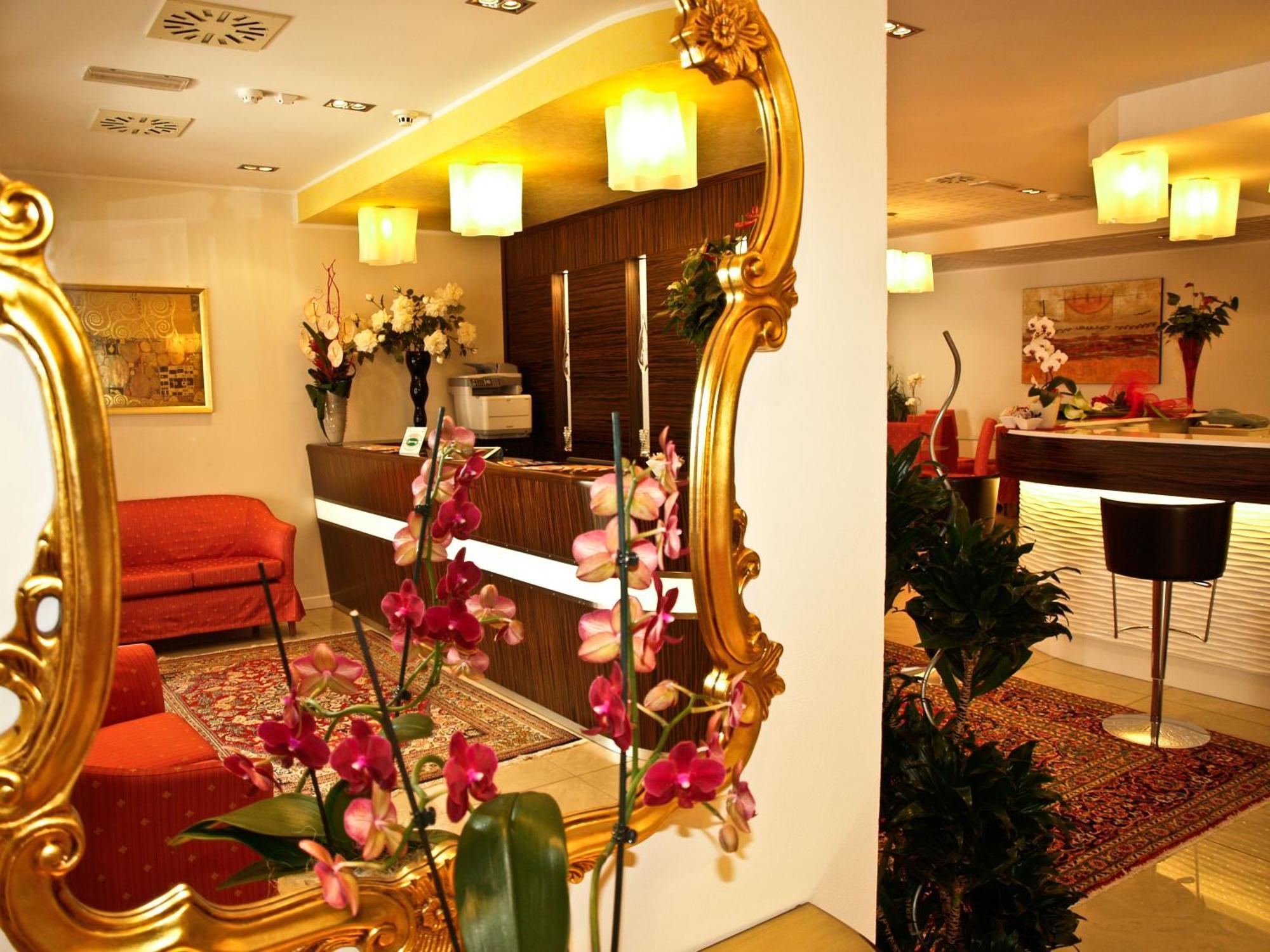 Hotel Villa Angelina Бибионе Екстериор снимка