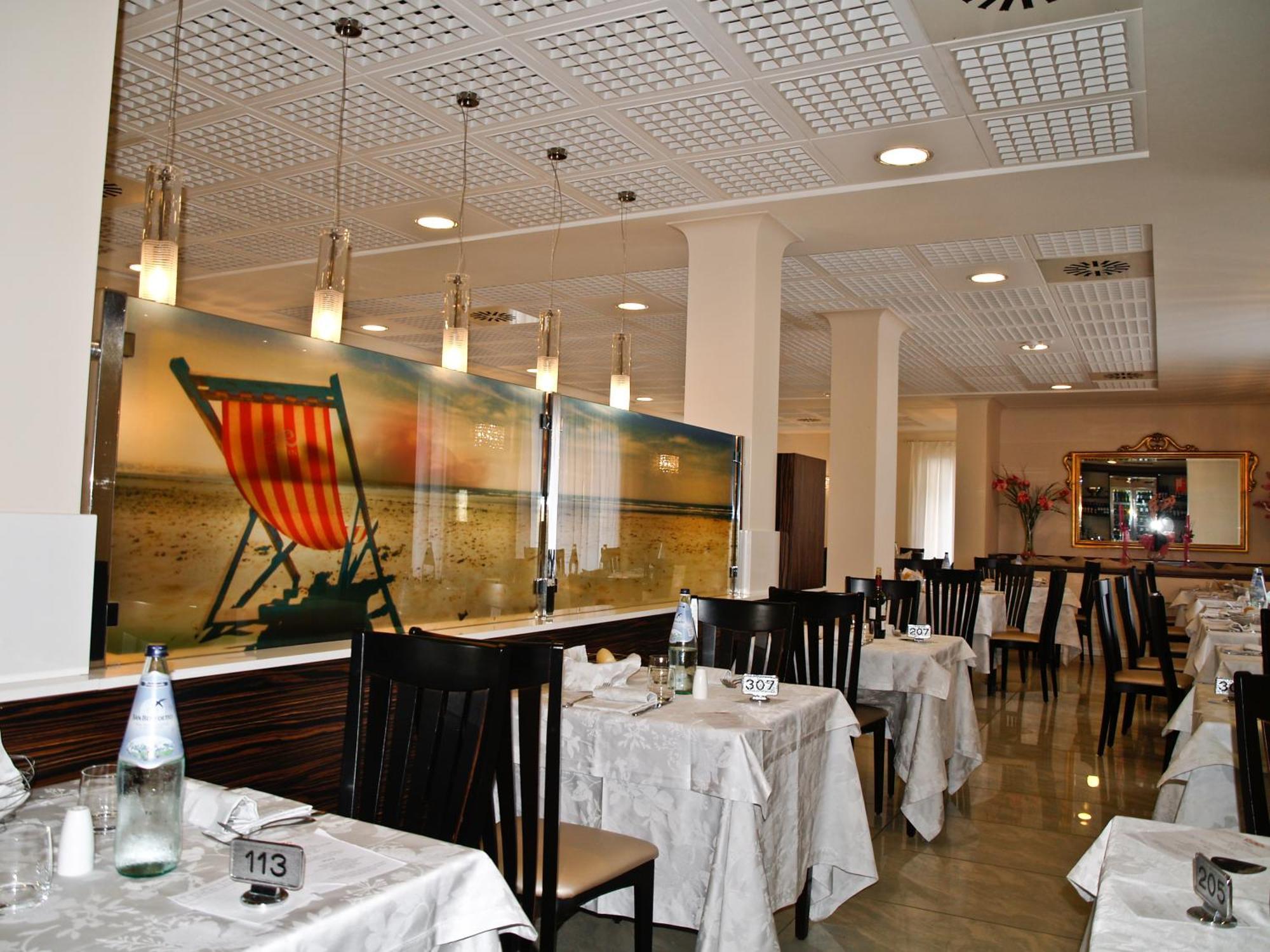Hotel Villa Angelina Бибионе Екстериор снимка