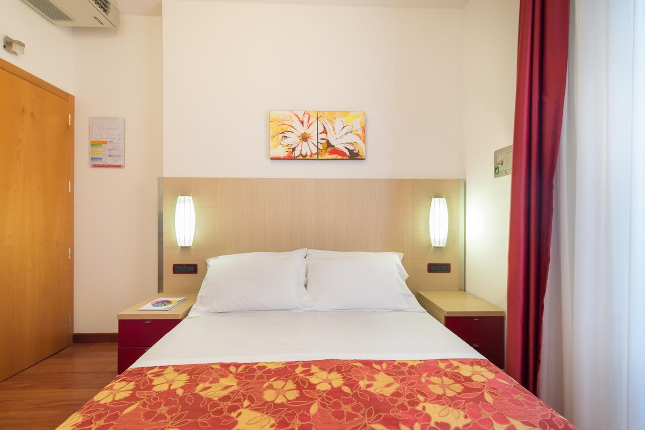 Hotel Villa Angelina Бибионе Екстериор снимка
