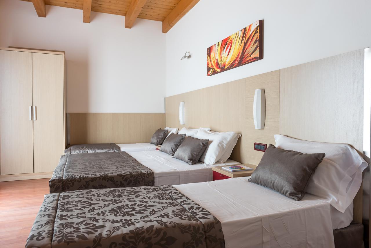 Hotel Villa Angelina Бибионе Екстериор снимка