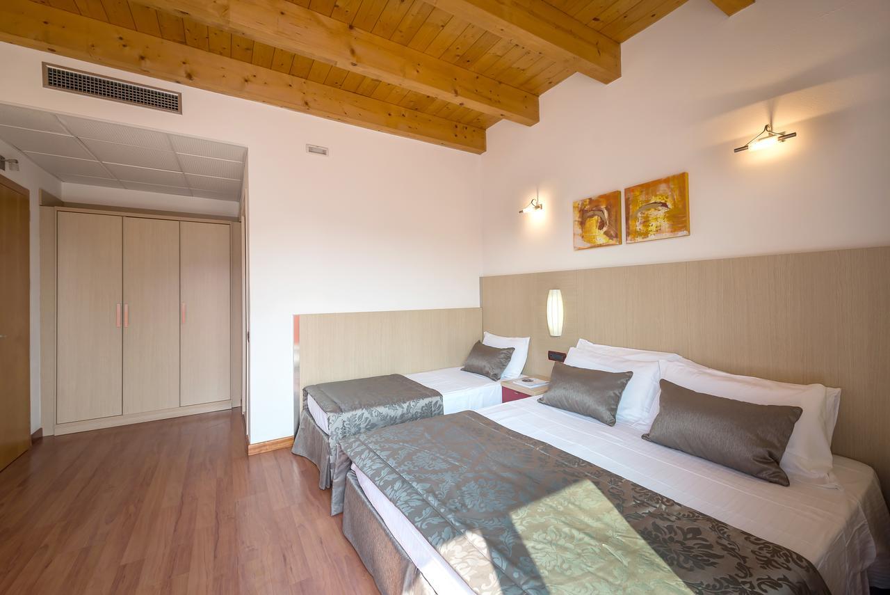 Hotel Villa Angelina Бибионе Екстериор снимка