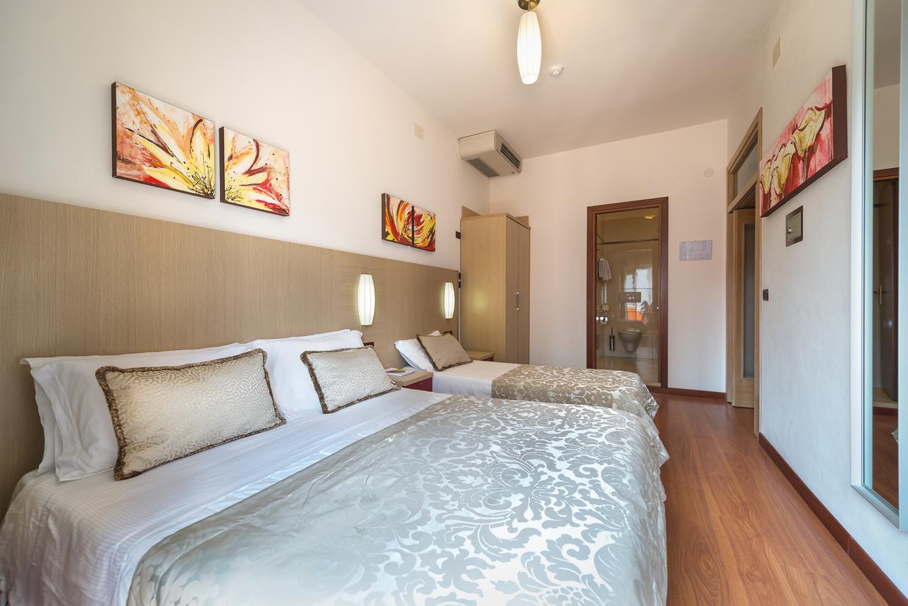 Hotel Villa Angelina Бибионе Екстериор снимка