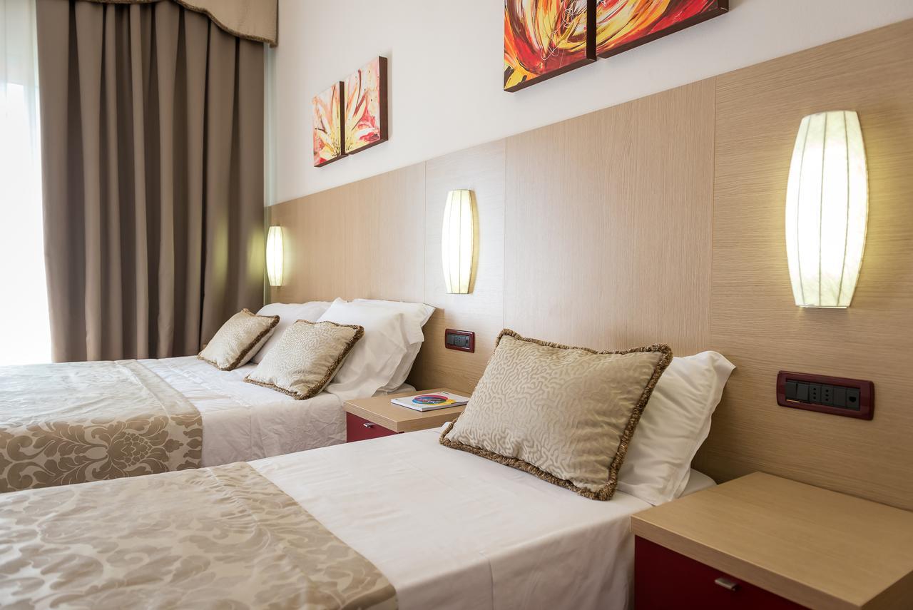 Hotel Villa Angelina Бибионе Екстериор снимка