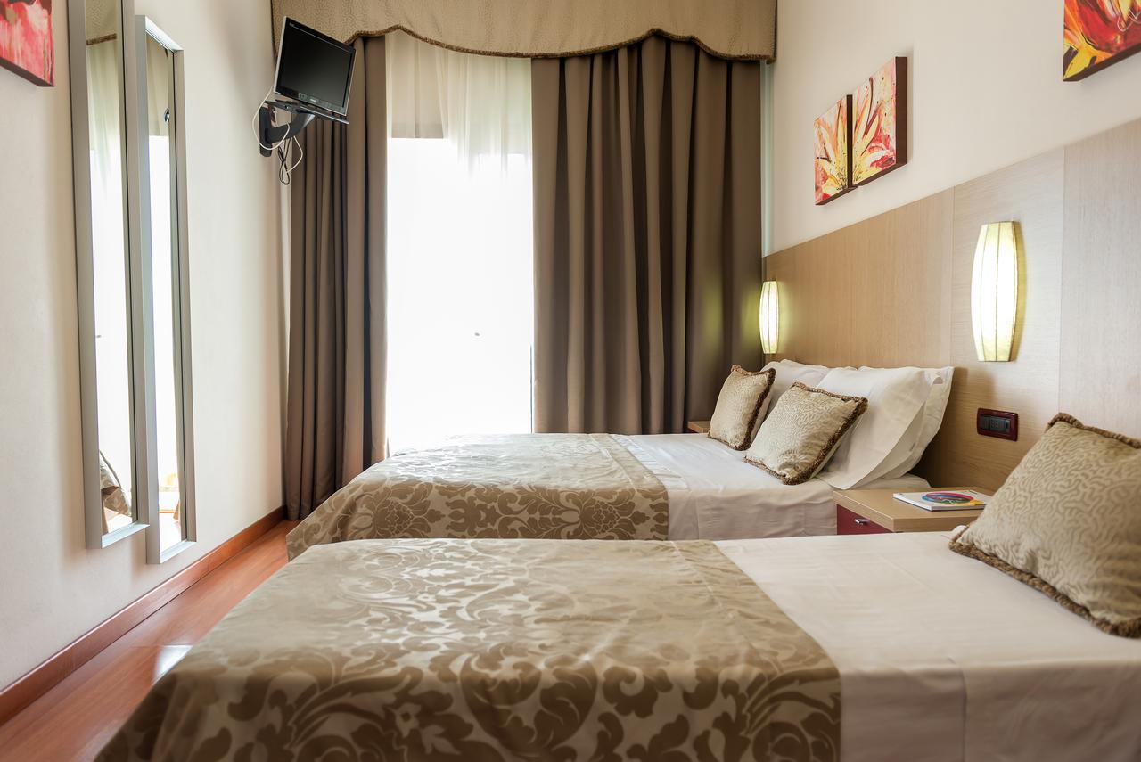Hotel Villa Angelina Бибионе Екстериор снимка